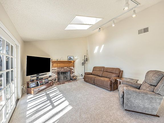5th image of 836 Lunar Court
