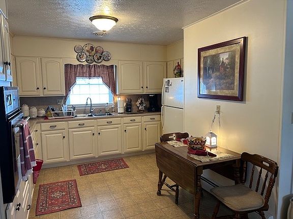 4th image of 262 Flatwoods Dr