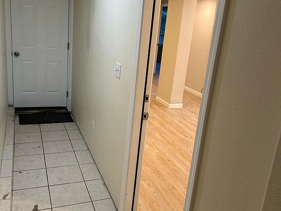 4th image of 550A 27th Ave