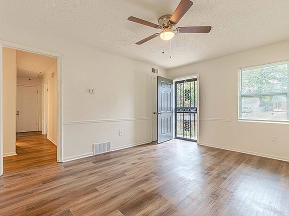 2nd image of 3766 Saint Elmo Ave