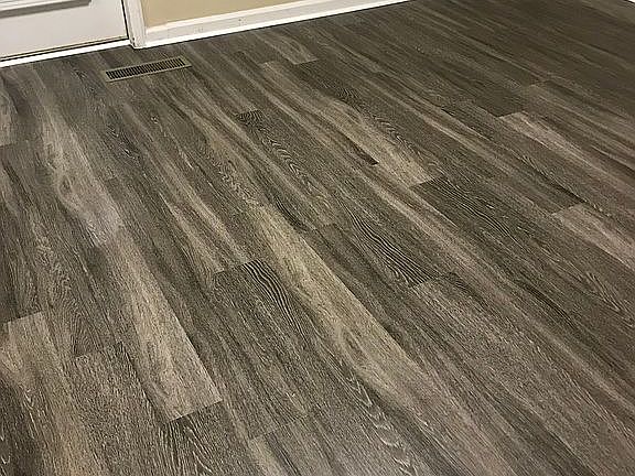 3rd image of 107 Dogwood Ct