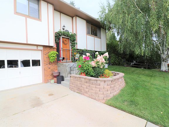 5th image of 1822 Edwards Dr