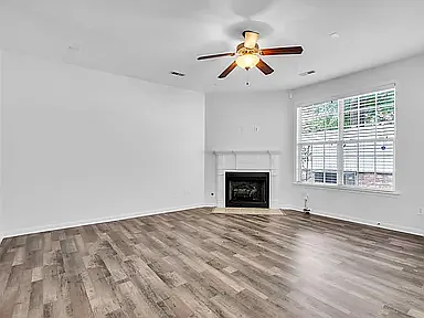 3 bed, 1800 sqft, $1,850 — Photo 3