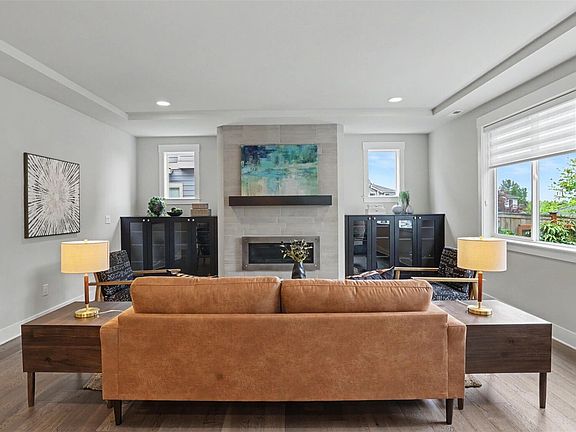 5th image of 221 Shadow Avenue NE