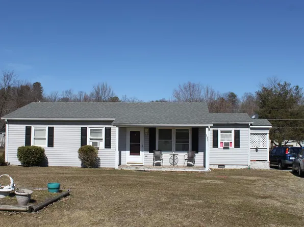 111 Crawford Dr, Churchville, VA 24421