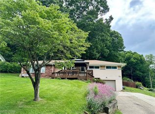224 Hillsdale Dr, Coshocton, OH 43812