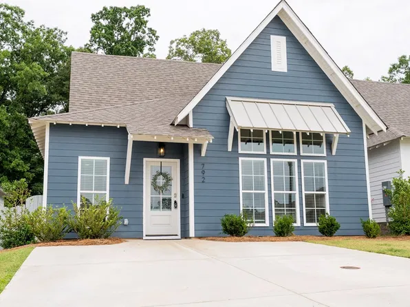 792 Village Dr, Opelika, AL 36801