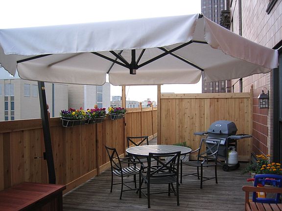 Private terrace: 16' x 32'