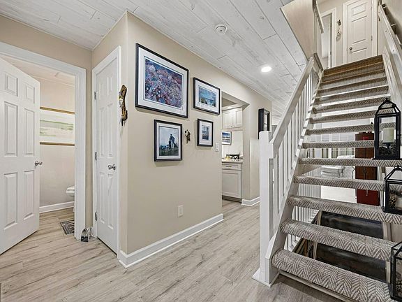 5th image of 2522 Dahlia Way #60C