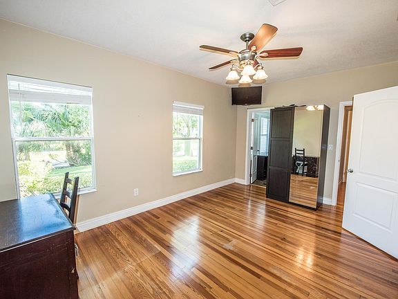 4th image of 800 Narcissus Ave