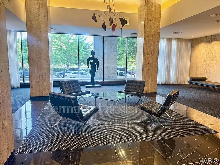 4501 Lindell Blvd #12E — Photo 4