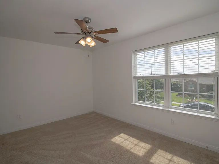 223 Magnolia Dr — Photo 23