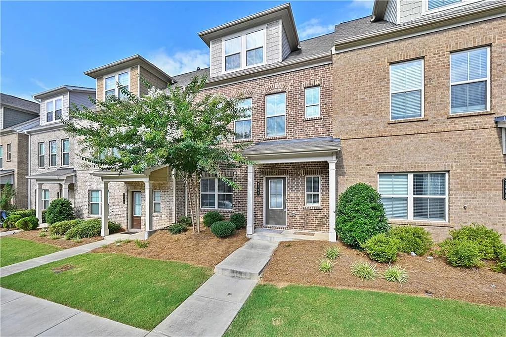 3 bed, 3.5 bath, 1977 sqft, $2,300 — Photo 2