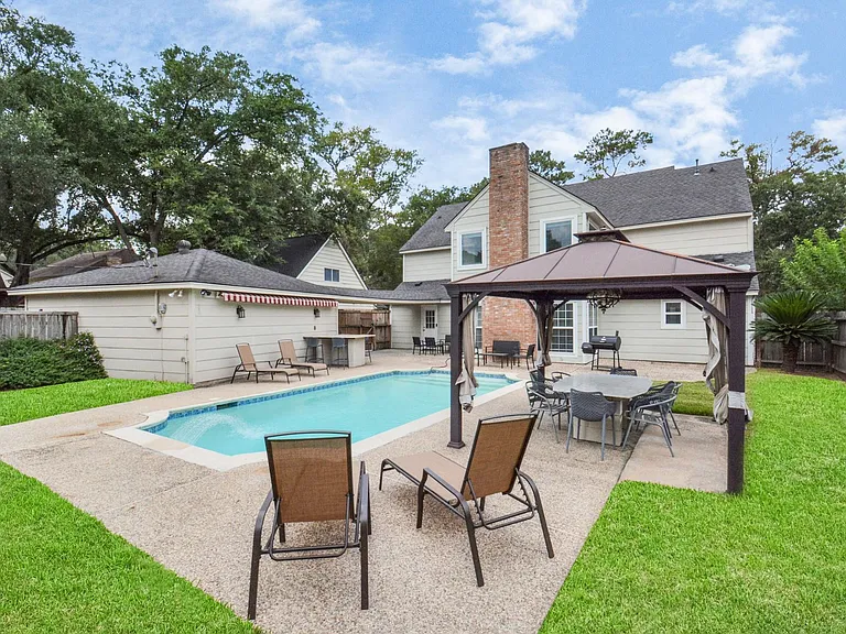 1807 Saddlecreek Dr — Photo 31