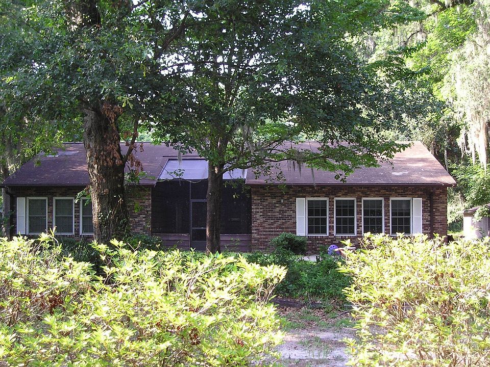 1st image of 223 SE Woodhaven St