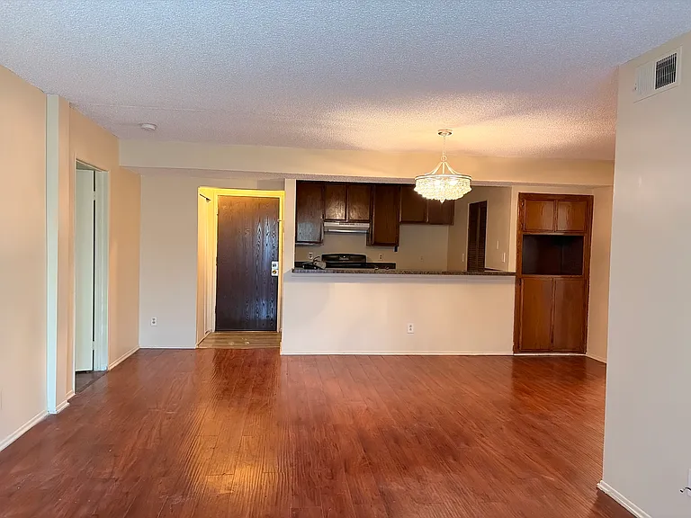 7417 Haskell Ave #7 — Photo 11