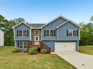 382 Arlington Ln, Commerce, GA 30529