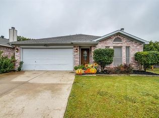 8100 Broken Arrow Rd, Fort Worth, TX 76137