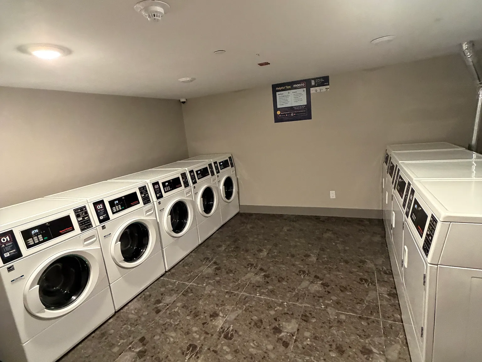 3 bed, 800 sqft, $3,500 — Photo 4