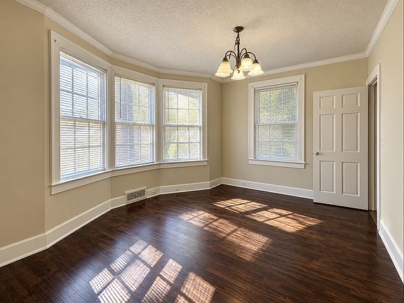 2nd image of 1001 W Palmetto St