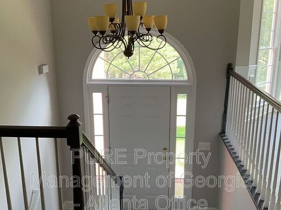 2nd image of 27 N Hampton Dr