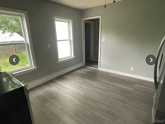 4th image of 33 Centre St #33