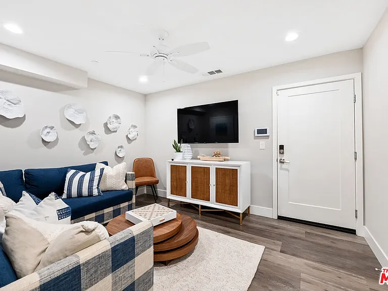 4415 Paxton Pl — Photo 18
