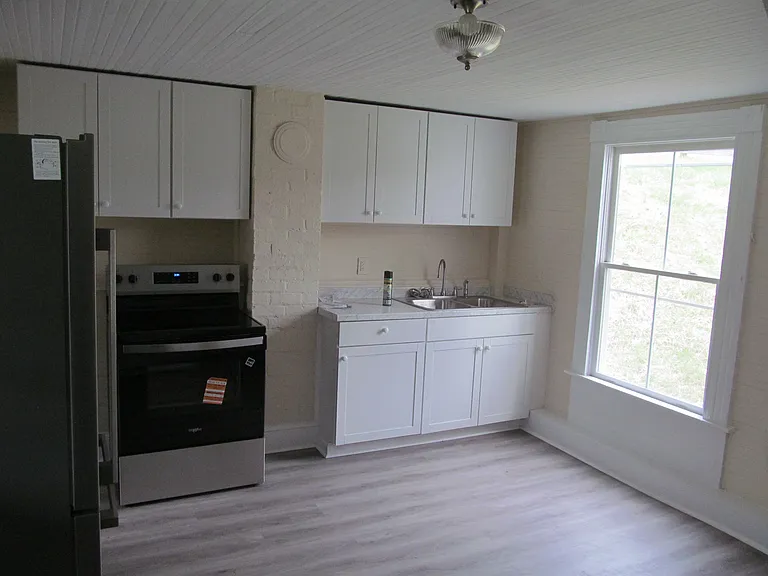 633 Parsons Rd — Photo 3