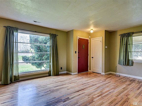 4th image of 200 SE Glencoe St