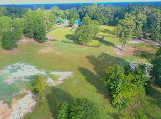 698 Woodstock Ln, Camden, SC 29020