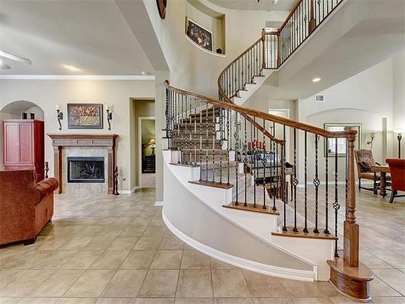 2nd image of 9812 Indina Hills Dr