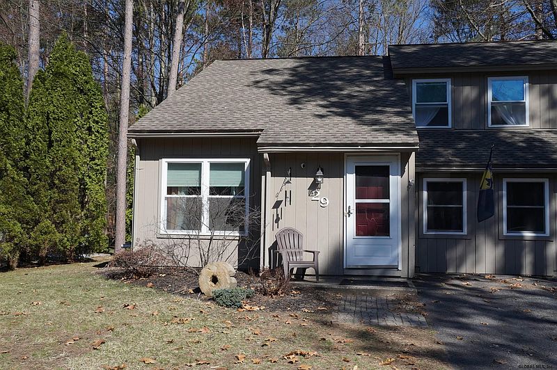 2nd image of 29 ARROWWOOD Place