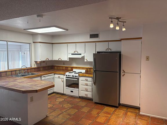 3rd image of 2020 E RICE Drive