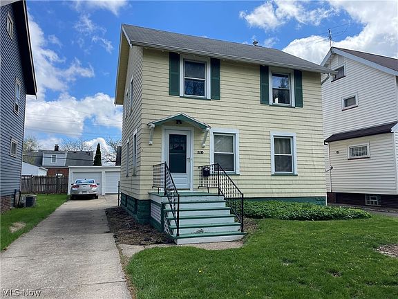 2nd image of 2213 Wyandotte Ave