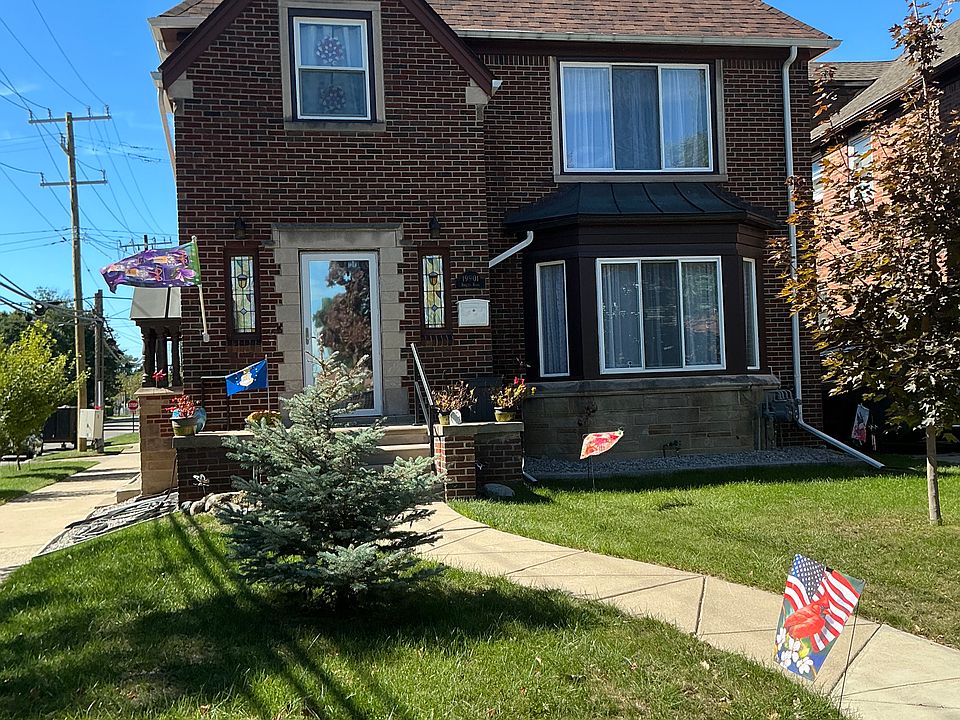 1st image of 19901 Roslyn Rd #1