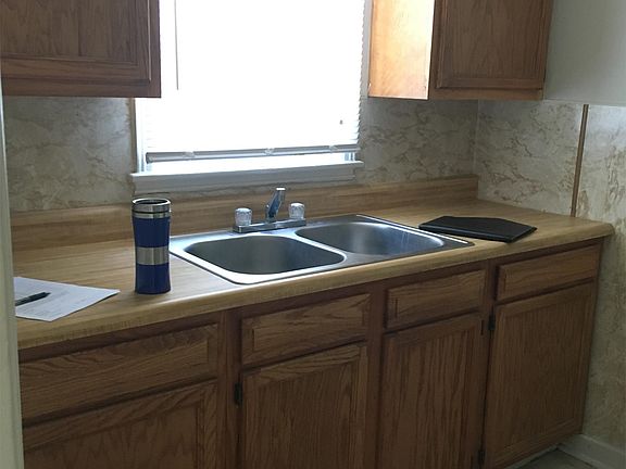 3rd image of 325 W 18th St