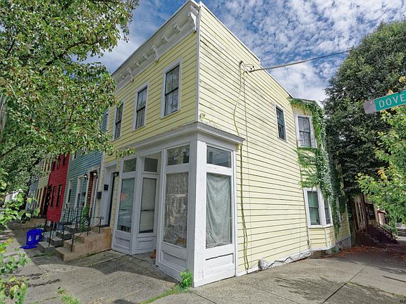 4th image of 146 Dove St