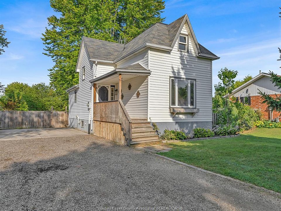 1st image of 585 Bagot St