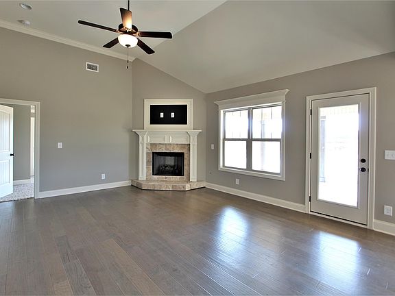 3rd image of 128 Neecee Dr