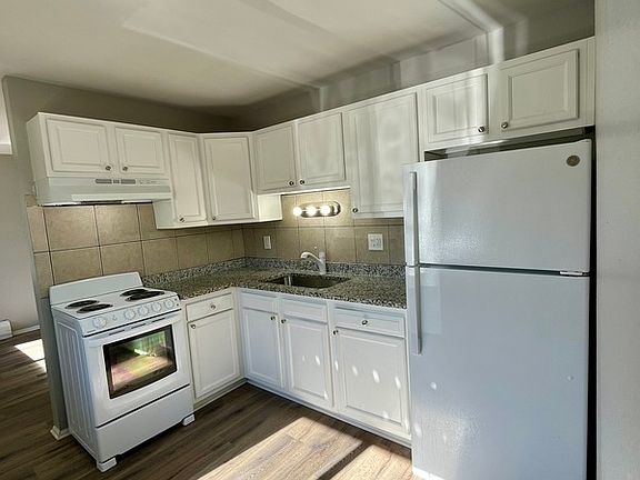 3rd image of 1760 Saint Johns Blvd APT 9