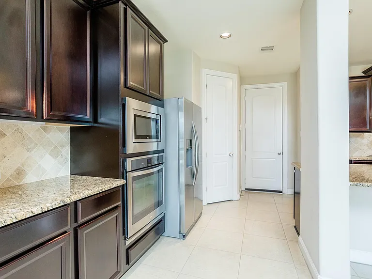 4622 Regal Shadow Ln — Photo 13