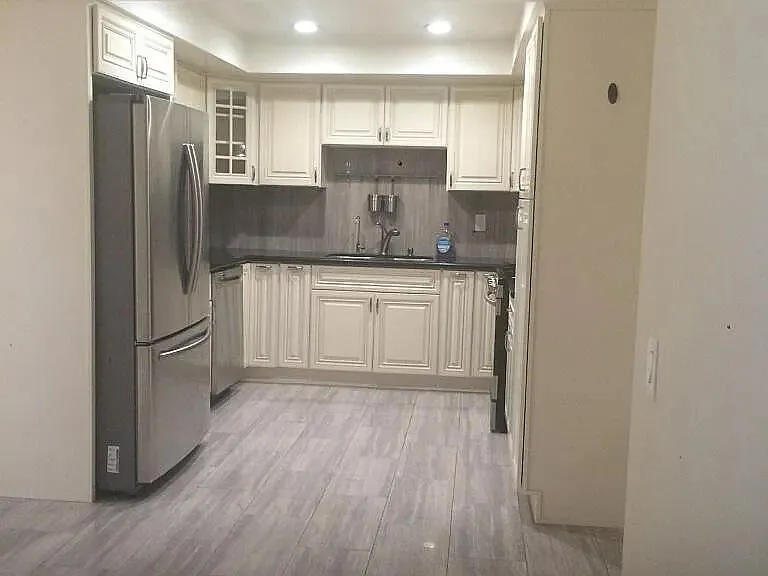 620 N Kenwood St #207 — Photo 3