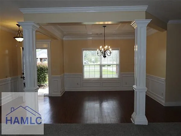 4 bed, 2.0 bath, 2061 sqft, $2,300 — Photo 3