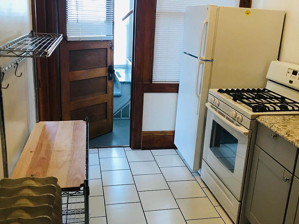 2nd image of 3222 Aldrich Ave S