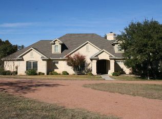 1631 Old Willow Rd, Fredericksburg, TX 78624