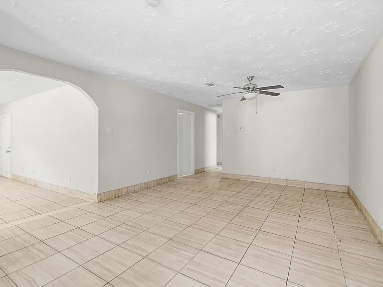 501 Ladd St — Photo 12