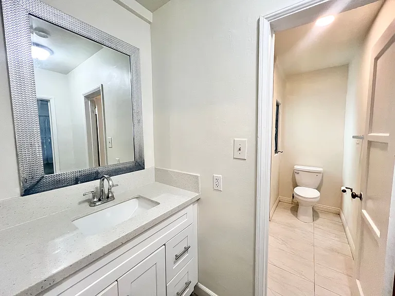 1825 E Broadway #2 — Photo 8