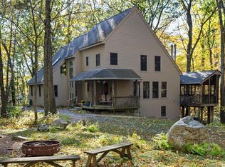8 Stonemeadow Ln, Collinsville, CT 06019