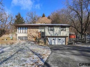 30199 Old Lincoln Hwy, Honey Creek, IA 51542