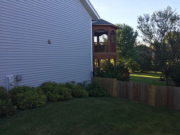 5th image of 406 Hawkins Dr